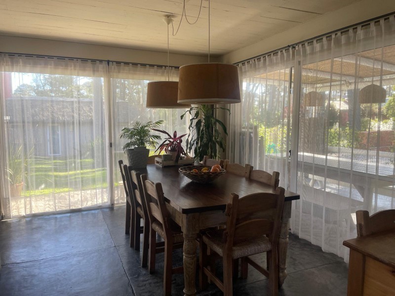 Simpatico quincho en alquiler y venta en Montoya a tres cuadras de la playa.