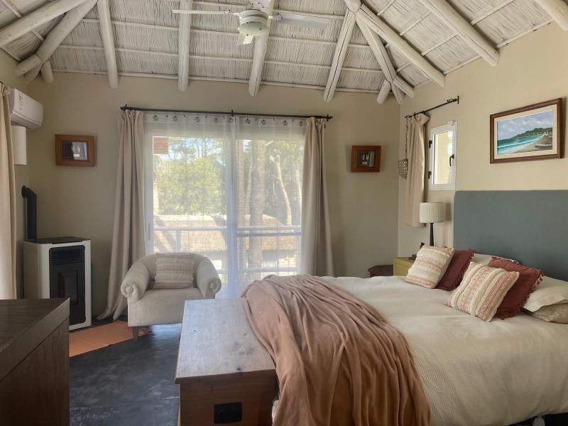 Simpatico quincho en alquiler y venta en Montoya a tres cuadras de la playa.