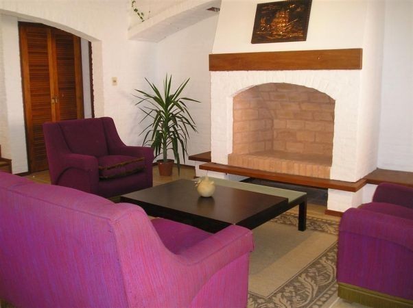 Importante casa en alquiler y venta en el bosque de Montoya, La Barra a pasitos del mar.