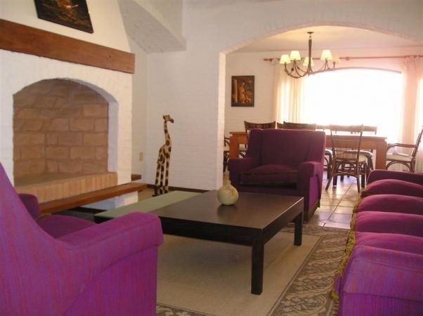 Importante casa en alquiler y venta en el bosque de Montoya, La Barra a pasitos del mar.