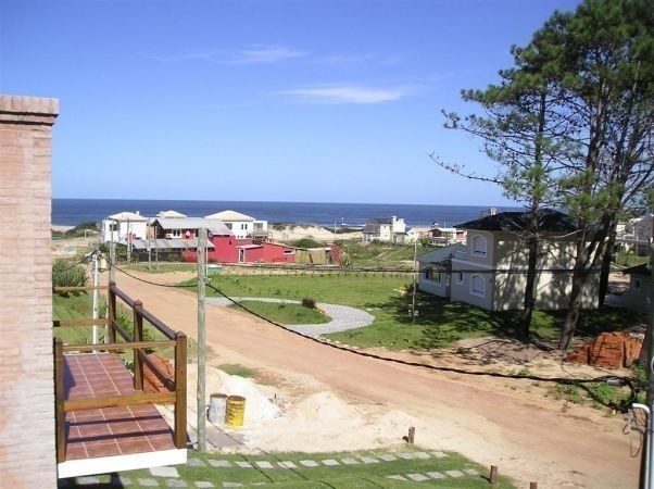 Importante casa en alquiler y venta en el bosque de Montoya, La Barra a pasitos del mar.