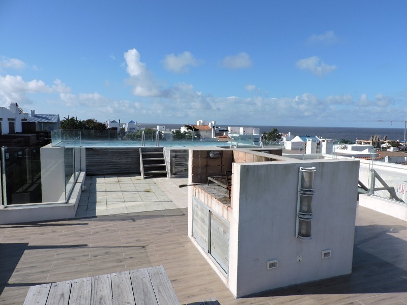 Apartamento en alquiler de la ruta al mar con piscina,servicio de mucama,vistas al mar 