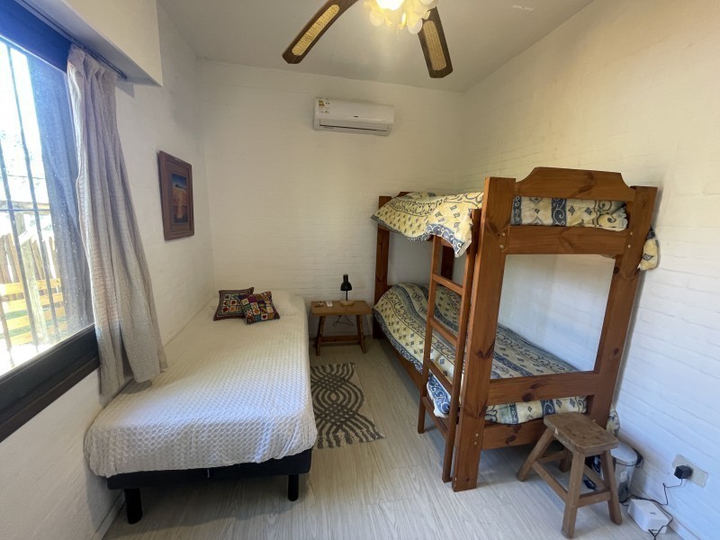 Muy linda casa en Manantiales en alquiler