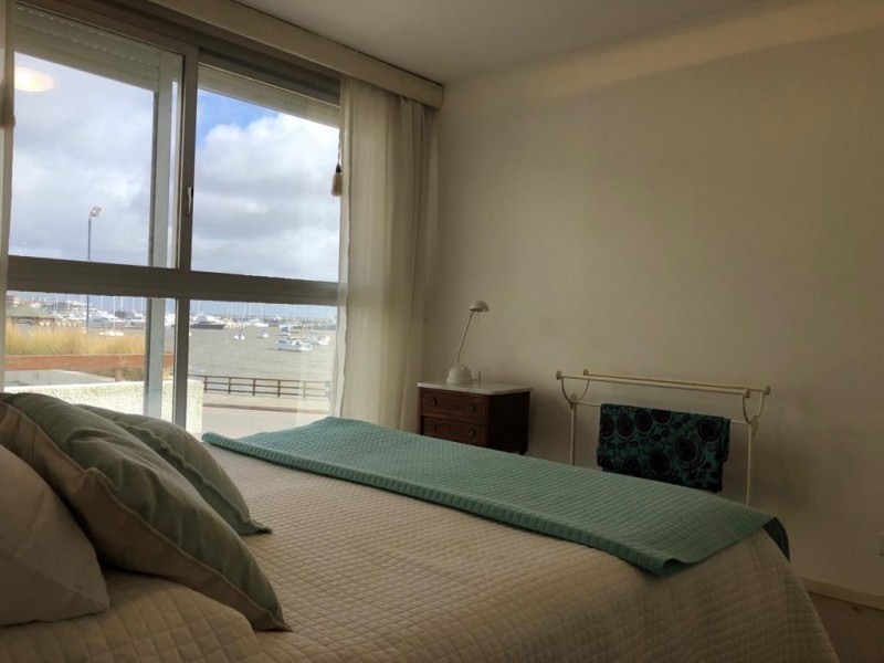 Departamento en venta y alquiler con vista al puerto