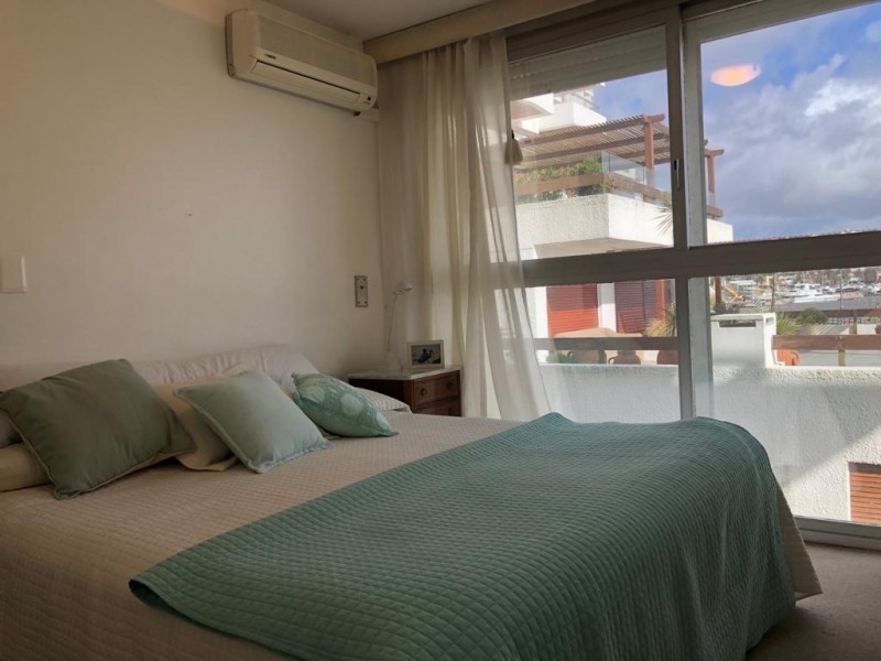 Departamento en venta y alquiler con vista al puerto