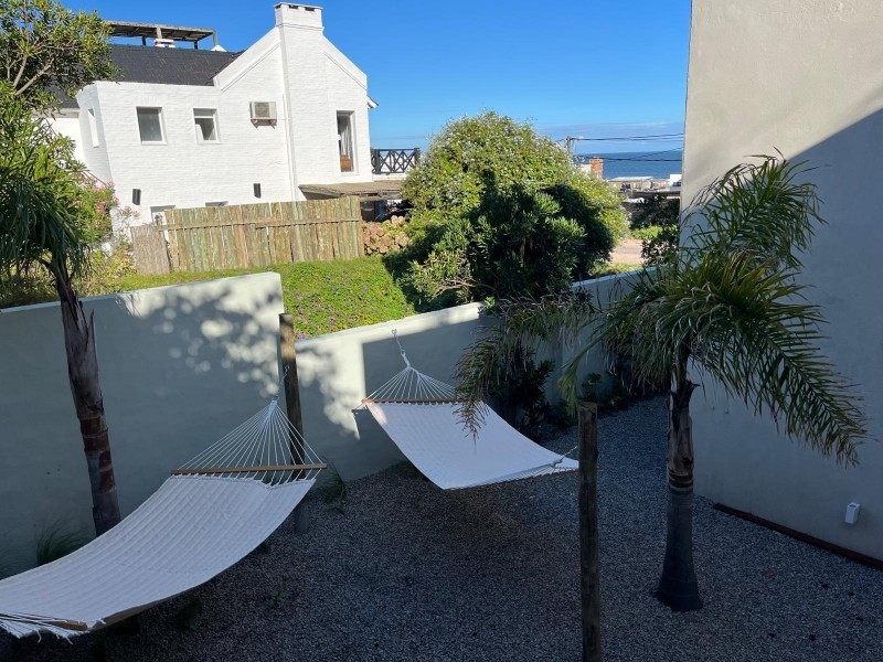 Importante casa en alquiler y venta recientemente construida con vista al mar en lo mejor de Montoya, La Barra.