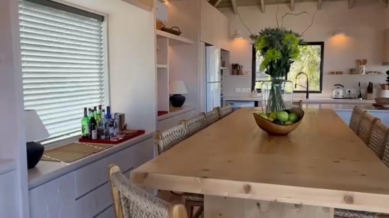Importante casa en alquiler y venta recientemente construida con vista al mar en lo mejor de Montoya, La Barra.