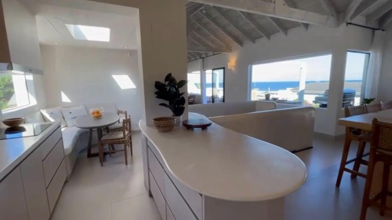 Importante casa en alquiler y venta recientemente construida con vista al mar en lo mejor de Montoya, La Barra.