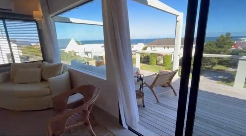 Importante casa en alquiler y venta recientemente construida con vista al mar en lo mejor de Montoya, La Barra.
