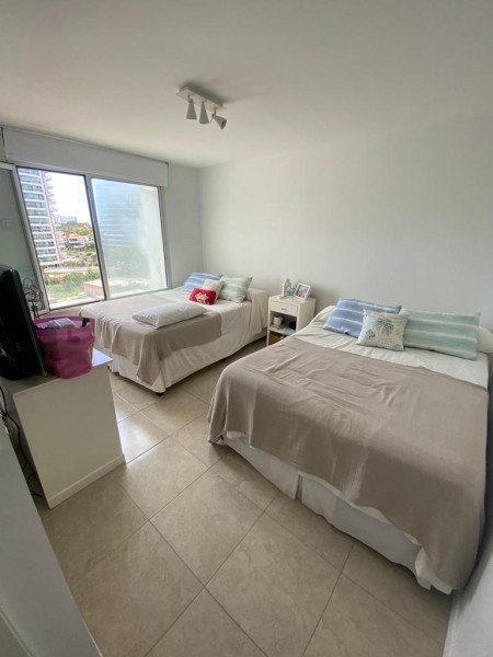 Depto en venta 3 dorm y dep en Playa Brava