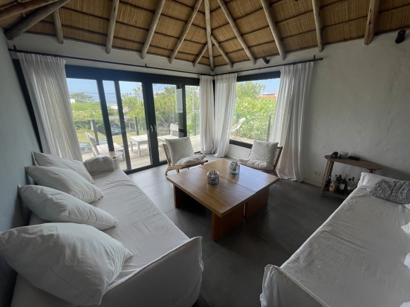 Casa remodelada en La Barra de la ruta al mar
