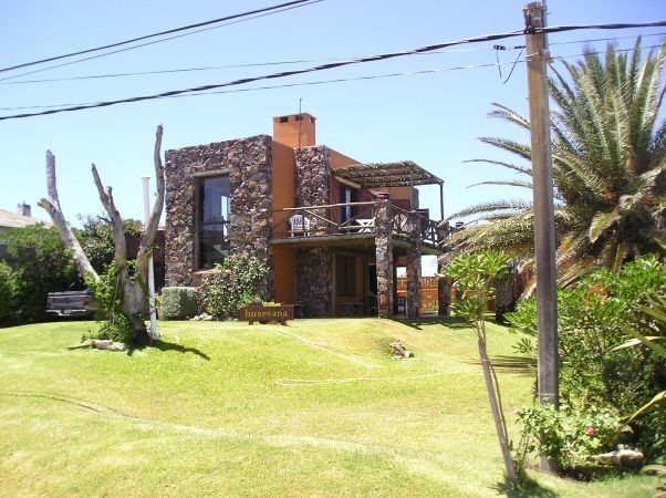 Hermosa casa en alquiler en El Chorro.