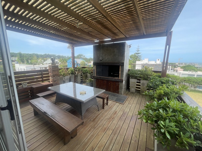 Casa en Manantiales con vista al mar