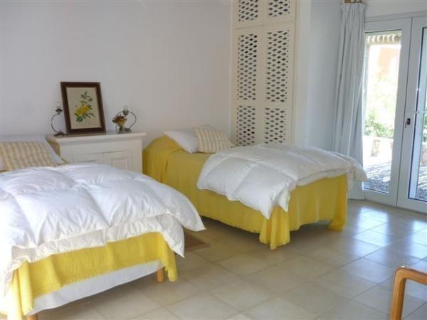 Encantadora casa en alquiler sobre Montoya, La Barra.