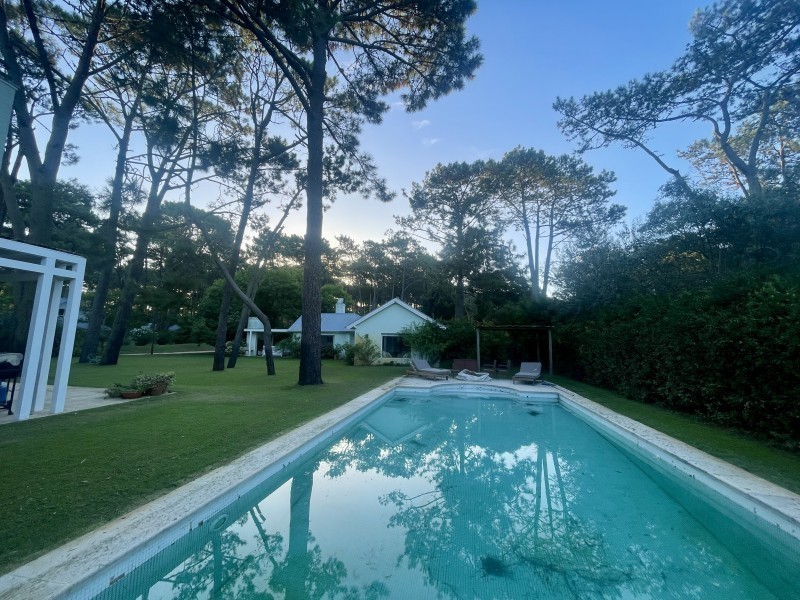 Casa frente a la laguna de Laguna Blanca