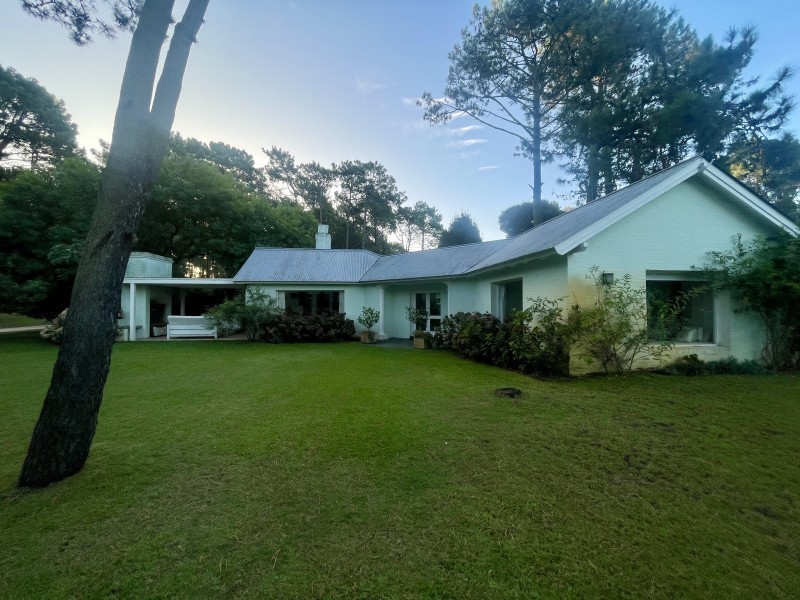 Casa frente a la laguna de Laguna Blanca