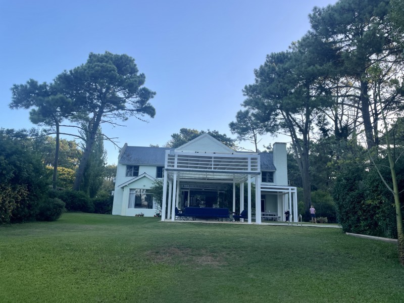 Casa frente a la laguna de Laguna Blanca