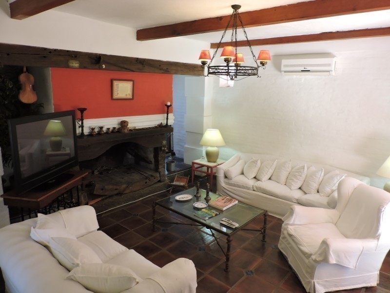 Preciosa casa en alquiler sobre el corazón de Montoya, La Barra a pasitos del mar.
