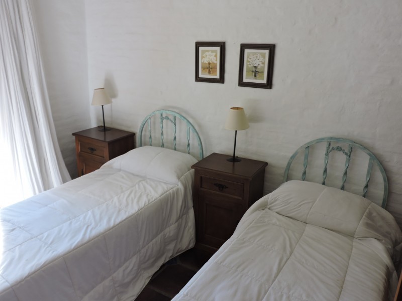 Preciosa casa en alquiler sobre el corazón de Montoya, La Barra a pasitos del mar.