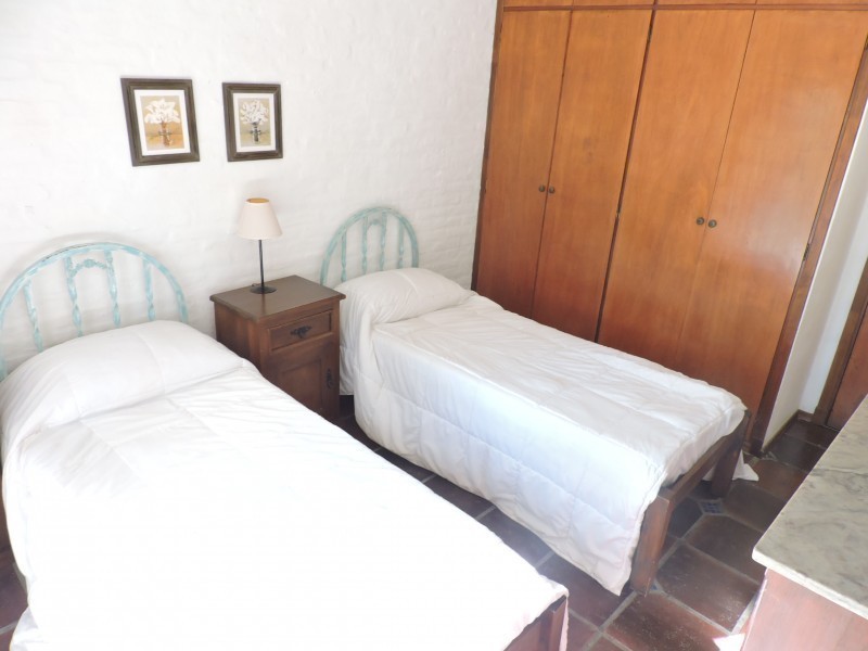 Preciosa casa en alquiler sobre el corazón de Montoya, La Barra a pasitos del mar.