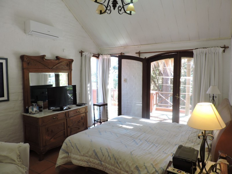 Preciosa casa en alquiler sobre el corazón de Montoya, La Barra a pasitos del mar.