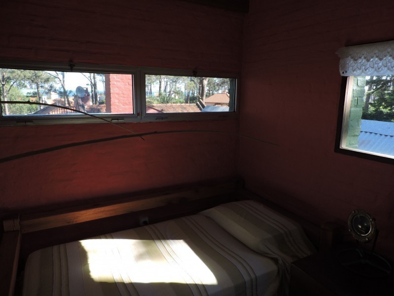 Preciosa casa en alquiler sobre el corazón de Montoya, La Barra a pasitos del mar.