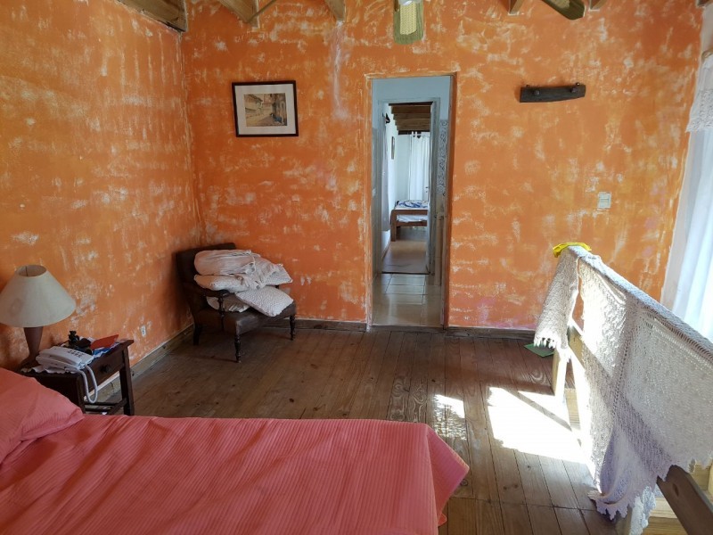 Simpático chalet en alquiler para disfrutar del bosque mirando el mar sobre La Barra.