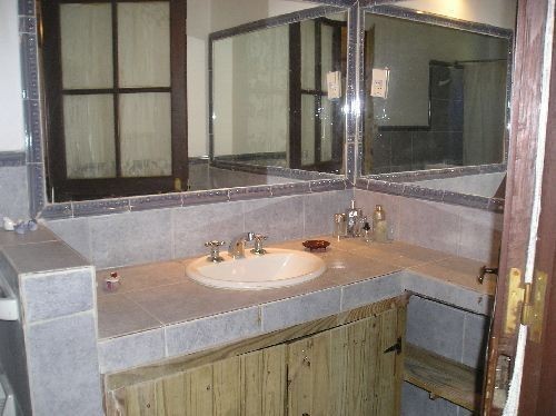 Simpático chalet en alquiler para disfrutar del bosque mirando el mar sobre La Barra.