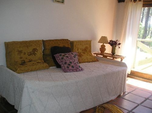 Simpático chalet en alquiler para disfrutar del bosque mirando el mar sobre La Barra.