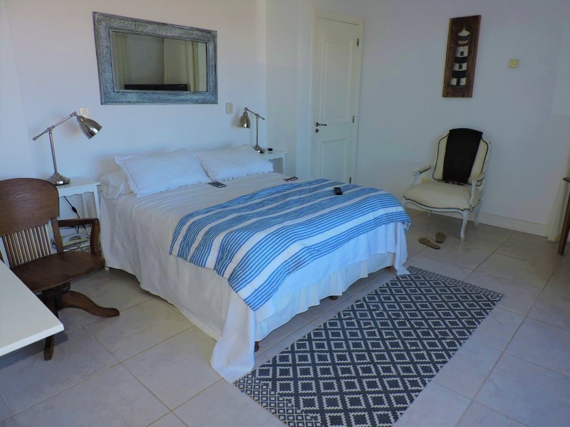 Excelente casa en alquiler frente al mar en Montoya, La Barra.