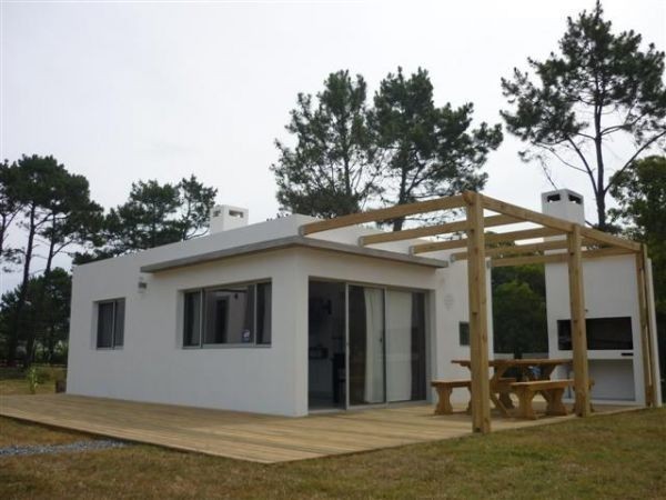 Moderna casa en alquiler en la Barra.