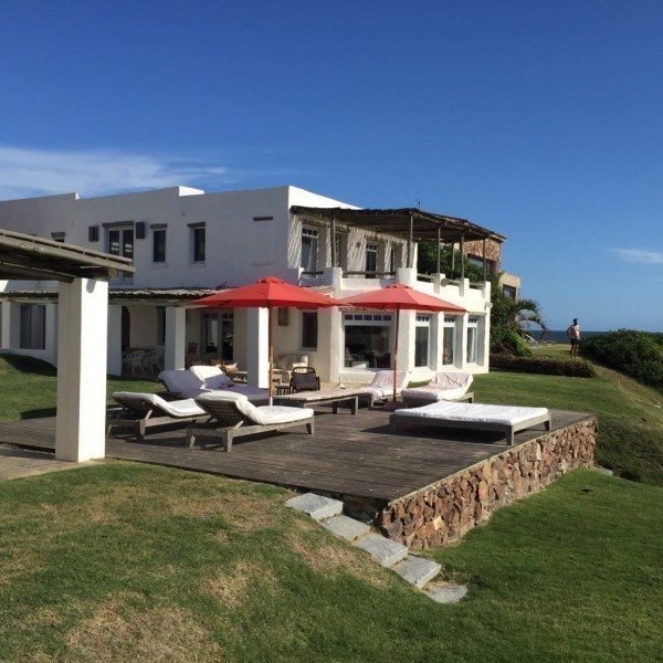 Excelente casa sobre la Playa para alquiler