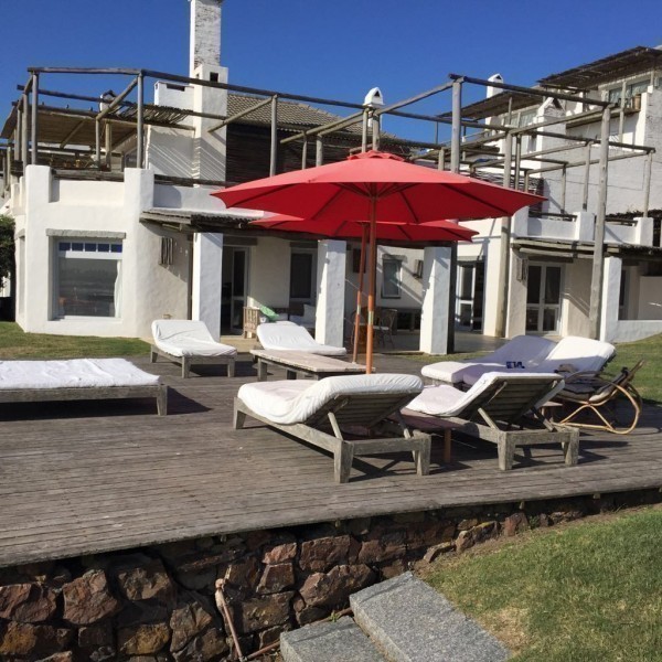 Excelente casa sobre la Playa para alquiler