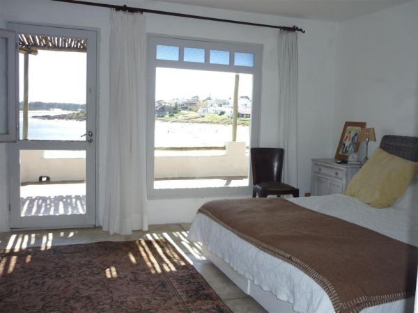Excelente casa sobre la Playa para alquiler