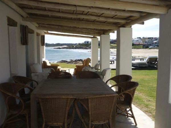 Excelente casa sobre la Playa para alquiler