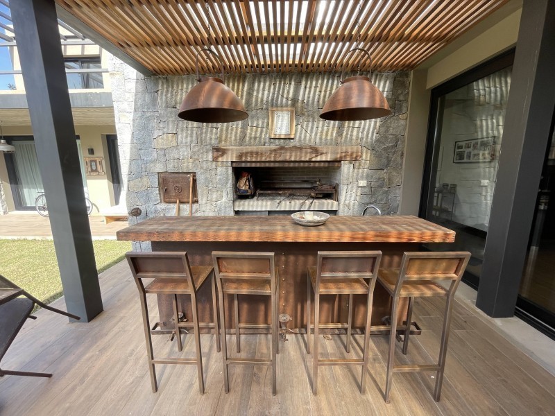 Excelente casa en Laguna Blanca en alquiler