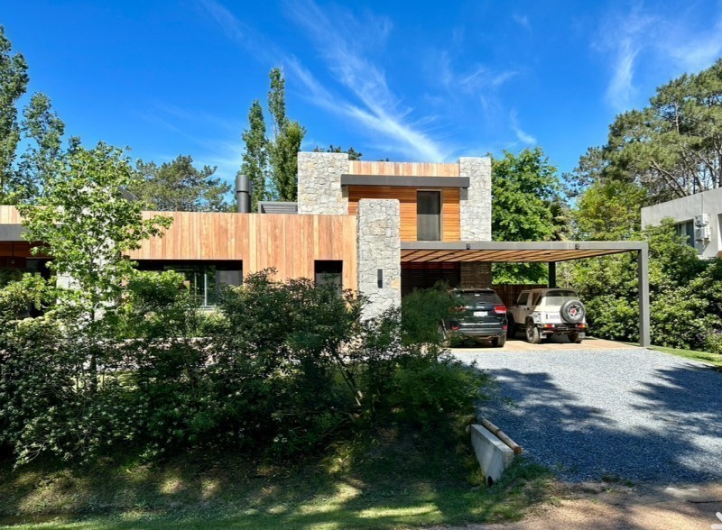 Excelente casa en Laguna Blanca en alquiler