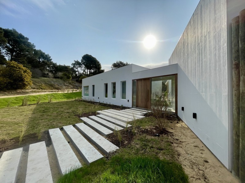Muy linda casa en Laguna Escondida