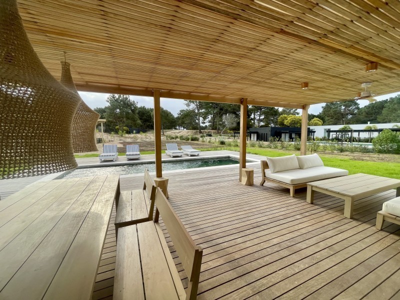 Muy linda casa en Laguna Escondida