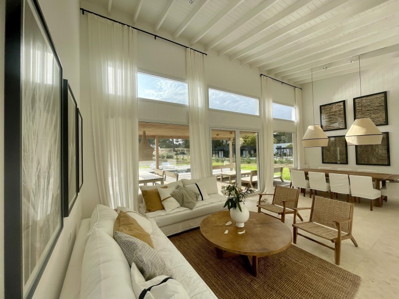 Muy linda casa en Laguna Escondida