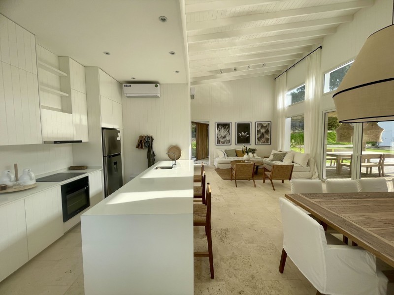 Muy linda casa en Laguna Escondida