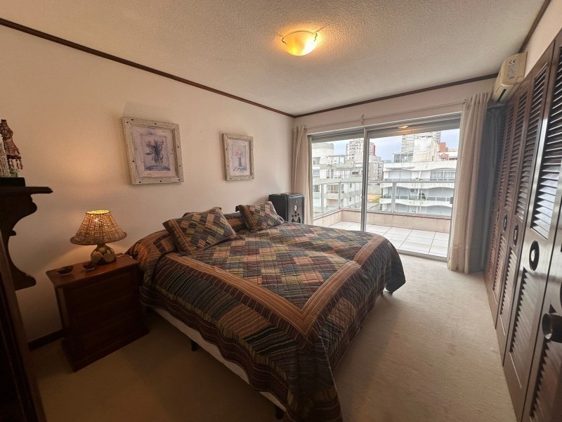 Impecable Casa con 3 Suites, Vista al Mar y Barbacoa Privada