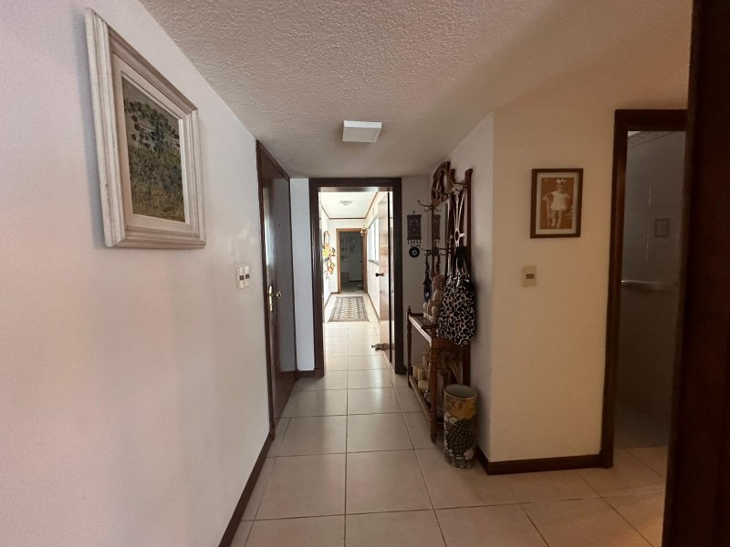 Impecable Casa con 3 Suites, Vista al Mar y Barbacoa Privada