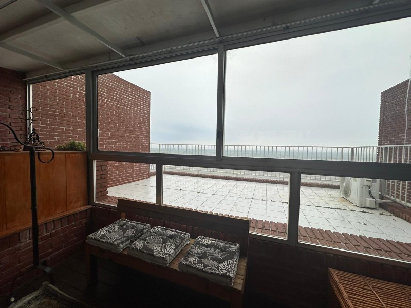 Impecable Casa con 3 Suites, Vista al Mar y Barbacoa Privada