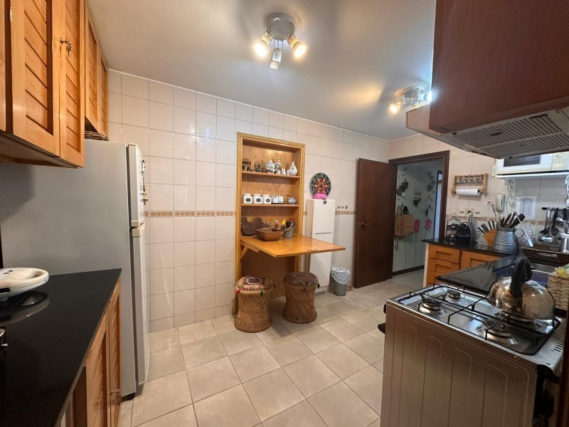 Impecable Casa con 3 Suites, Vista al Mar y Barbacoa Privada