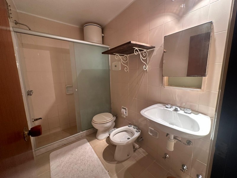 Impecable Casa con 3 Suites, Vista al Mar y Barbacoa Privada