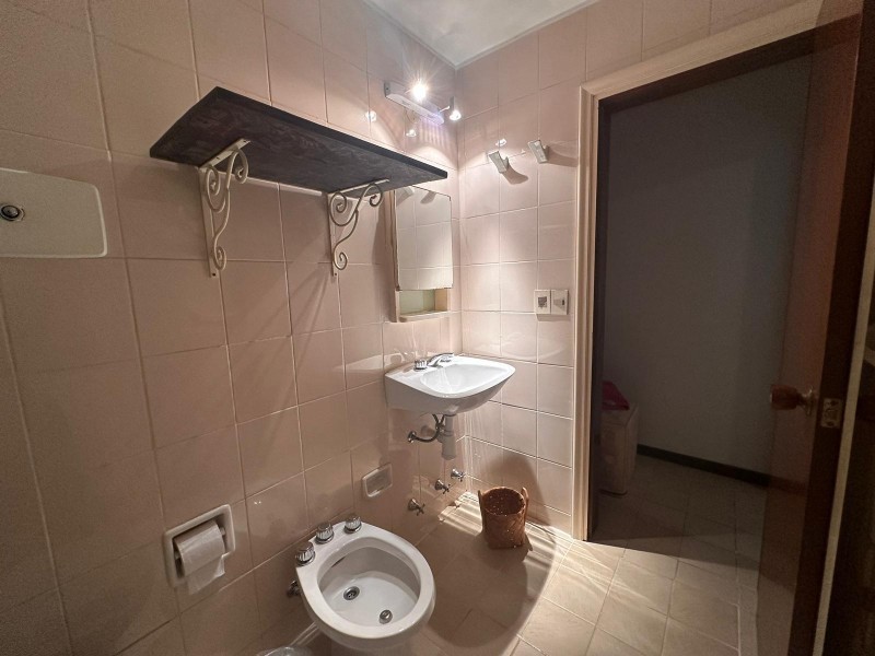 Impecable Casa con 3 Suites, Vista al Mar y Barbacoa Privada