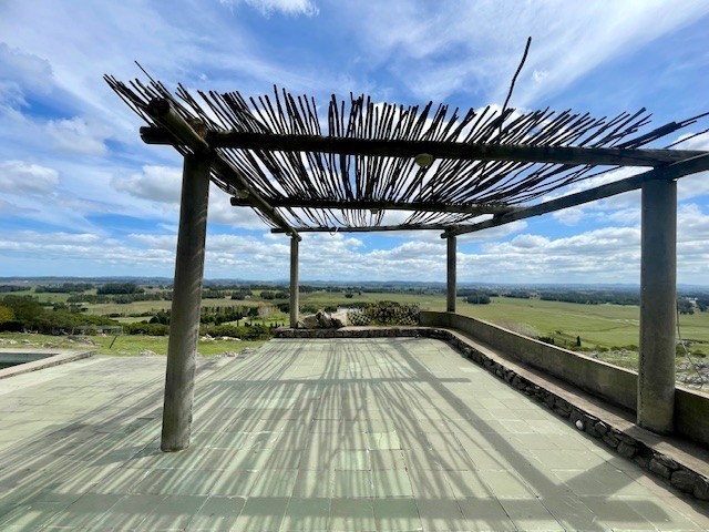 Chacra en La Barra con Impresionante vista en Alquiler 