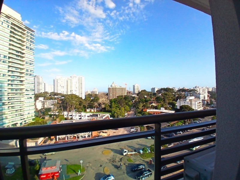 Lindo y cómodo monoambiente en edificio con todos los servicios