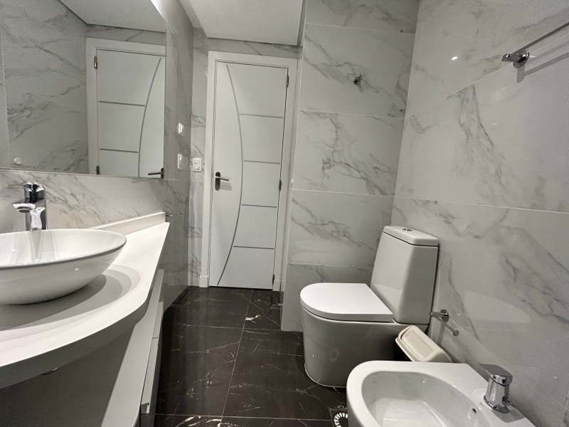 apartamento de 2 dormitoruis y 2 baños en parada 5 de la mansa